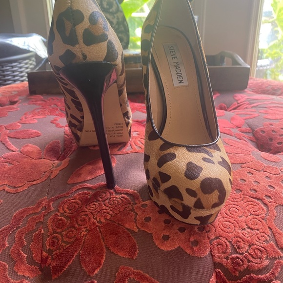 Steve Madden super high heel platform leopard / Cheetah print shoes, size 6. - Picture 4 of 4